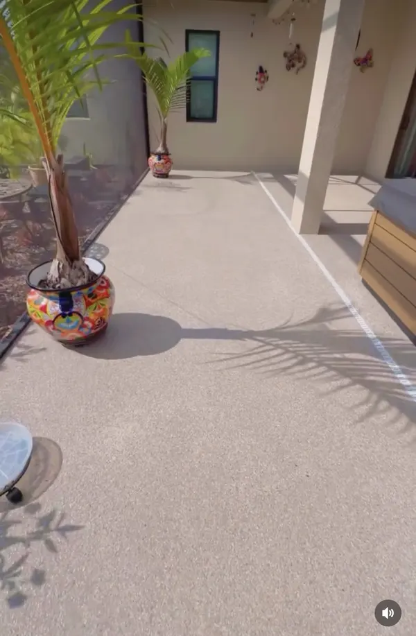 Tan flake epoxy patio coating